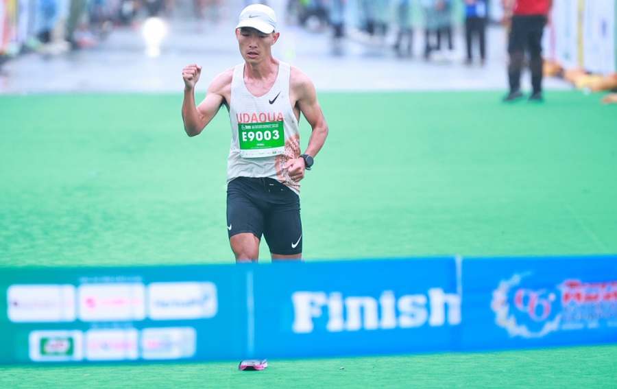 Hoang Nguyen Thanh is still the No. 1 male marathon runner in Vietnam. Photo: TPM