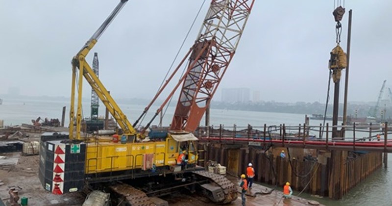 Dự án cầu vượt sông Hồng tăng tốc thi công, tận dụng từng giờ