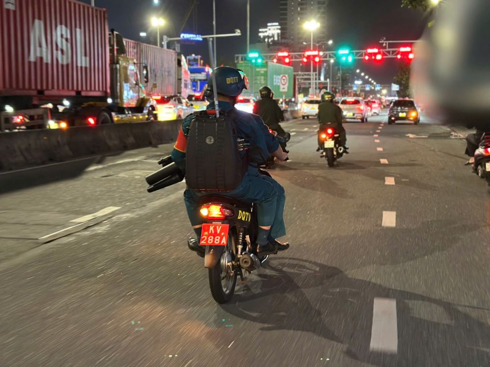 Công tác tuần tra tập trung vào các địa điểm vui chơi, giải trí, khu vực tổ chức sự kiện đông người, danh lam thắng cảnh, khu vực trọng điểm về quốc phòng - an ninh và các khu vực cấm bay, hạn chế bay. Ảnh: Quang Cường