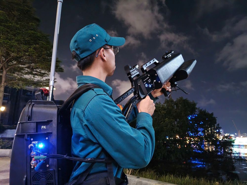 ダナン軍事司令部は、地域でUAVの巡回と管理部隊を展開しています。写真:クアン・クオン