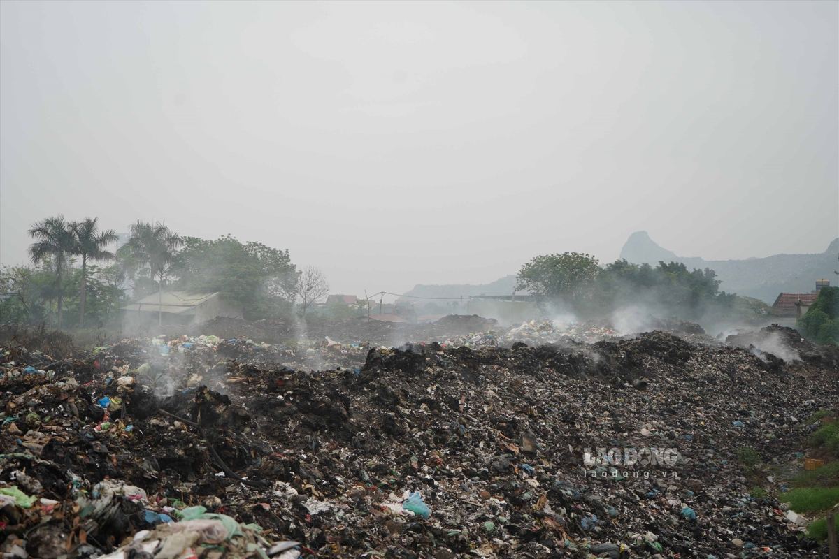 The landfill treated with manual landfill method in Kinh Mon ward, Hai Phong city was once complained about by people. Photo: Ha Vi