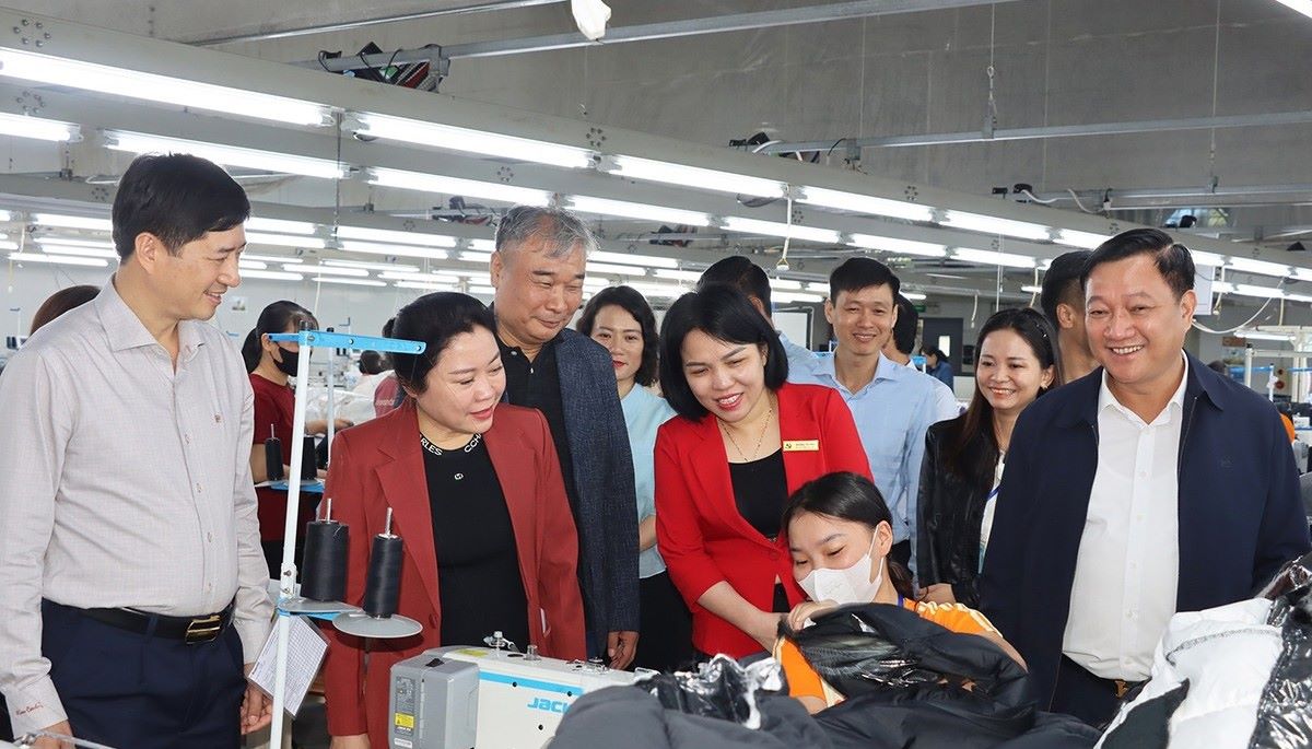 Ha Tinh labor market needs more than 8,300 job positions, spanning many fields, opening up great opportunities for local workers to return to their hometowns to start a career. Photo: Ha Tinh Trade Union