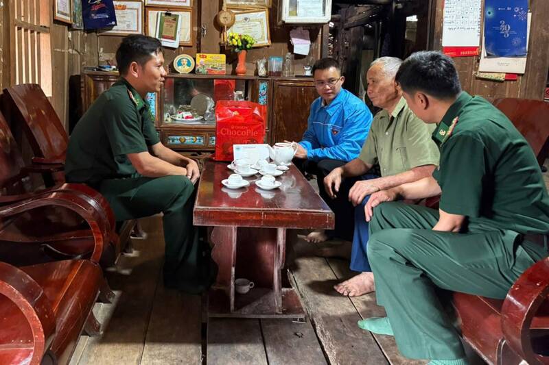 Bộ đội Biên phòng Sơn La “gõ cửa từng nhà” cập nhật chính xác danh sách cử tri