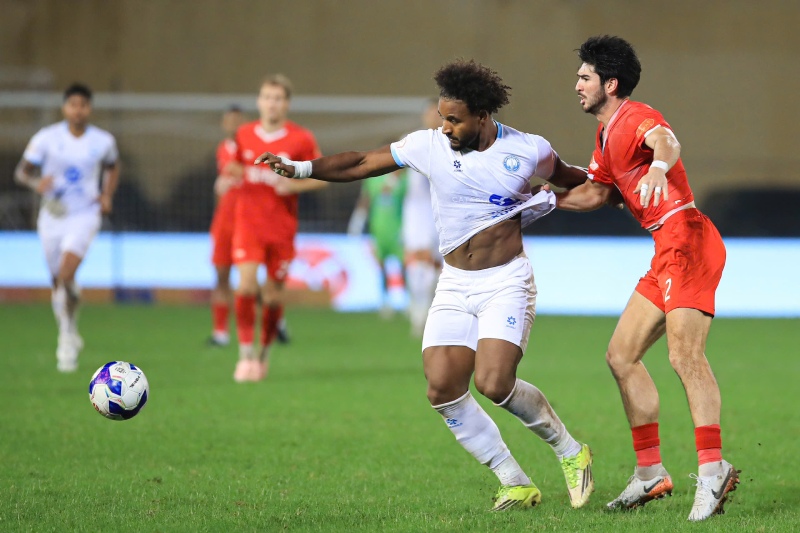 Striker Xuan Son has not scored in the V.League. Photo: Minh Dan