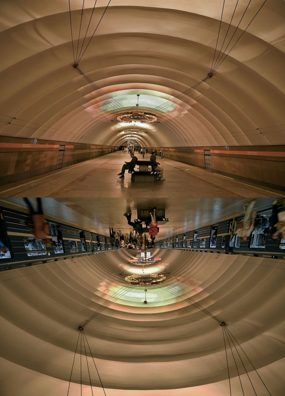 Tác phẩm “Vô định” (Non- Vector). Ảnh: Việt Văn.