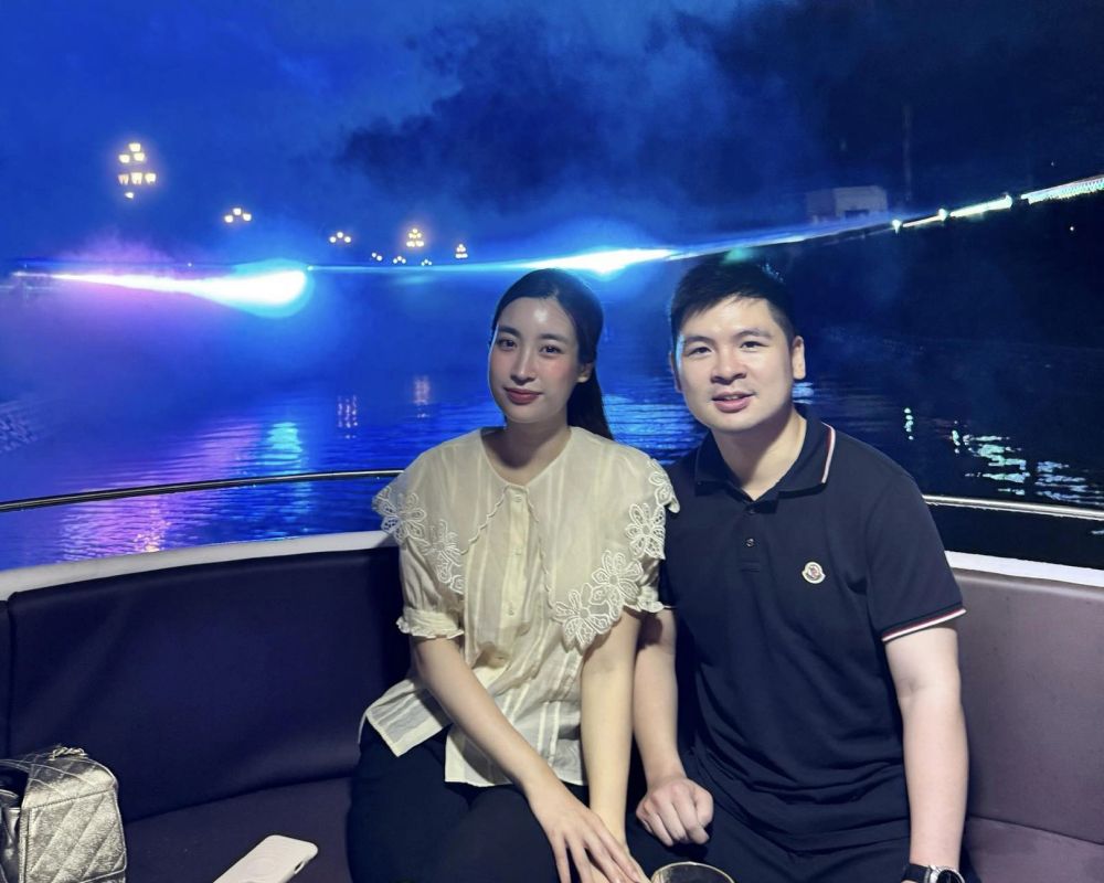 Chủ tịch CLB Hà Nội Đỗ Vinh Quang có phong cách trẻ trung. Ảnh: Cắt từ video.