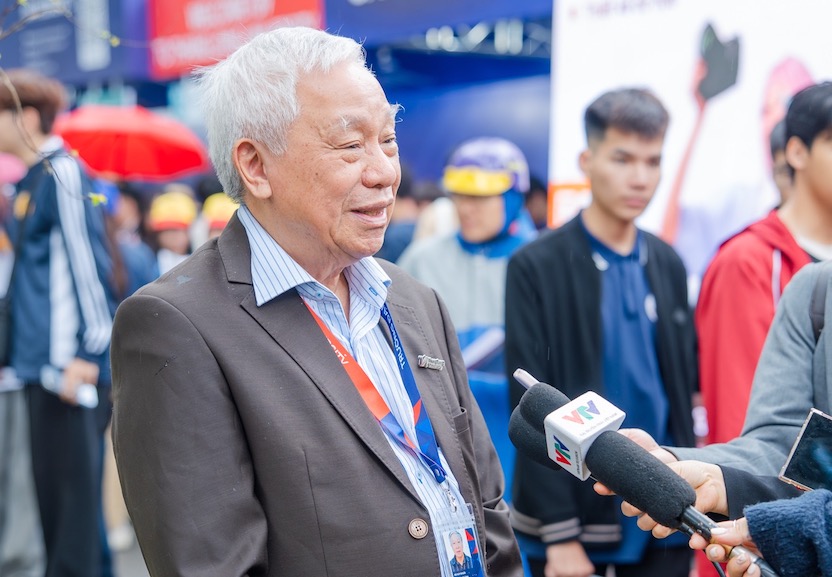 GS.TSKH Hà Huy Khoái cho rằng, 