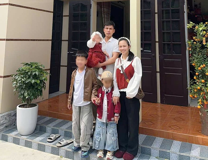 Chị Thu nuôi 3 con nhỏ nên mùa vàng vào ngày này phải cân đối tài chính. Ảnh: Nhân vật cung cấp.