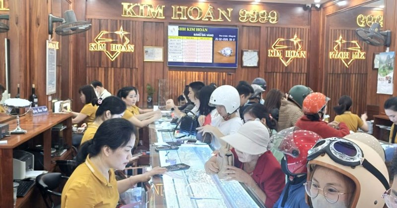 Quảng Trị: Dân thận trọng chi tiêu trong ngày Vía Thần Tài