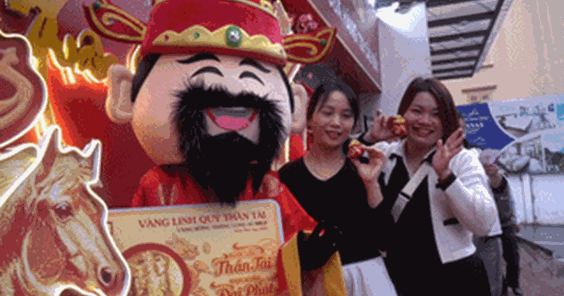 Dân đổ xô đi 60km mua vàng ngày Vía Thần Tài