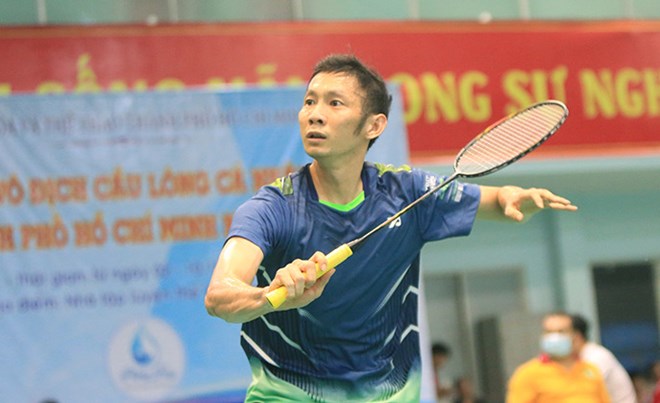 El tenista Nguyễn Tiến Minh sigue compitiendo a pesar de tener más de 40 años. Foto: Đình Viên