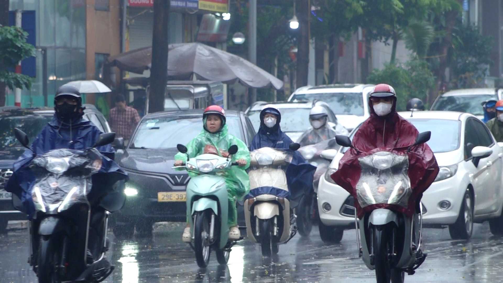 It takes more than 30 minutes to get to the end of Lang street during rush hour