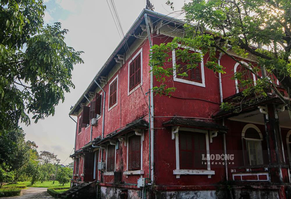 Ông Hoàng Việt Trung – Giám đốc Trung tâm Bảo tồn Di tích Cố đô Huế cho biết, thời gian tới đơn vị sẽ chuyển đến trụ sở mới, trả lại không gian nguyên gốc cho di tích Viện Cơ mật để chỉnh trang, khai thác phù hợp, trở thành một địa chỉ giáo dục di sản cho các thế hệ trẻ.