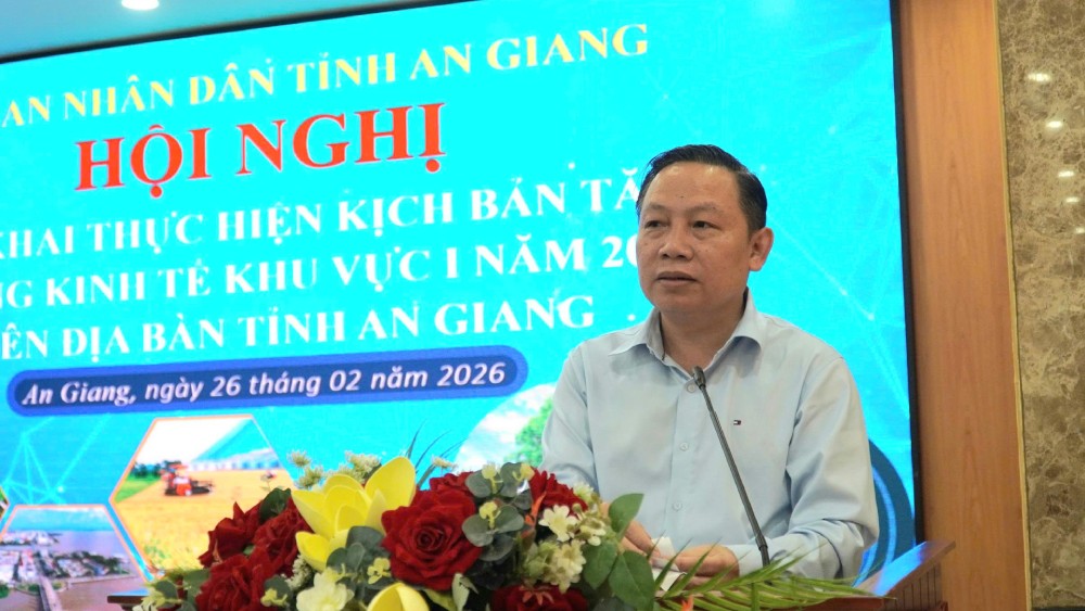 Giám đốc Sở Nông nghiệp và Môi trường An Giang Lê Hữu Toàn phát biểu tại hội nghị. Ảnh: Nam Phương