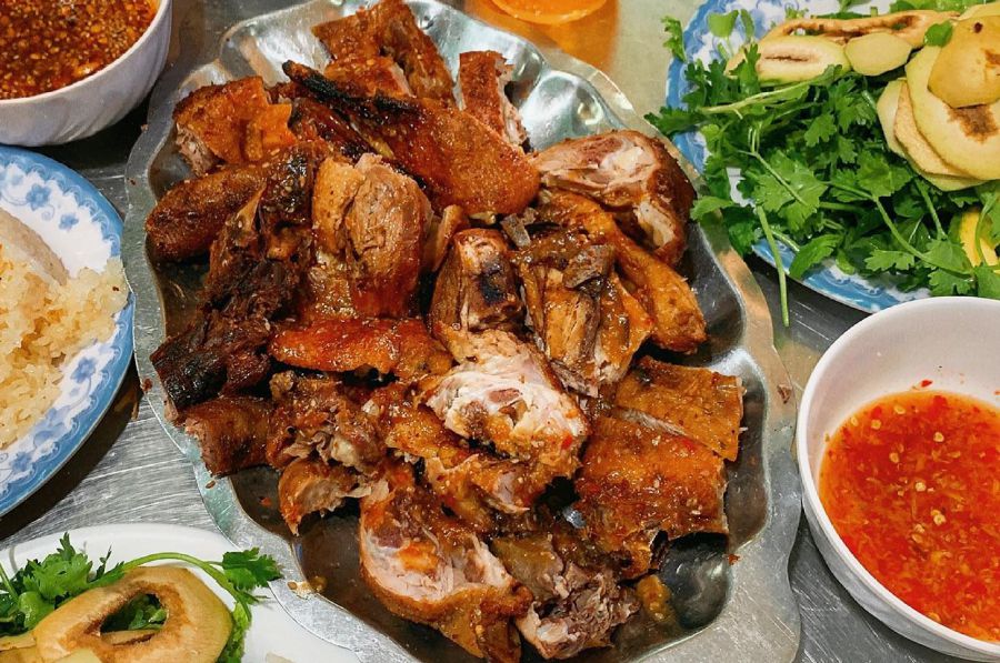 Roasted duck in Hue. Photo: Khanh Tran