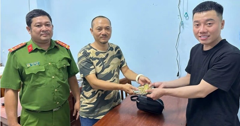Công an xã Hội An giúp dân tìm lại túi xách chứa tiền, vàng