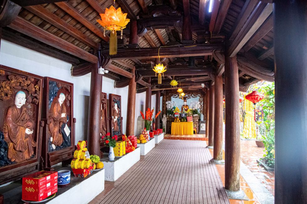 Khuôn viên chùa Quảng Nghiêm (hay còn gọi là chùa Trăm Gian). Ảnh: Minh Dân