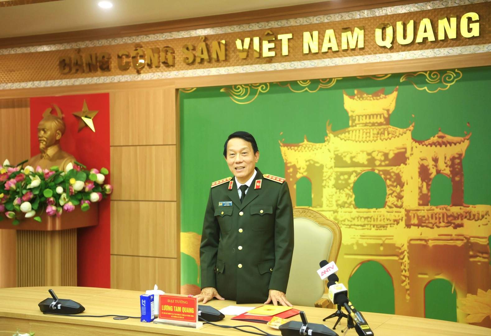 Bộ trưởng Lương Tam Quang phát biểu tại buổi thăm, chúc Tết Đảng bộ, chính quyền và nhân dân tỉnh Hưng Yên. Ảnh: Mai Hương