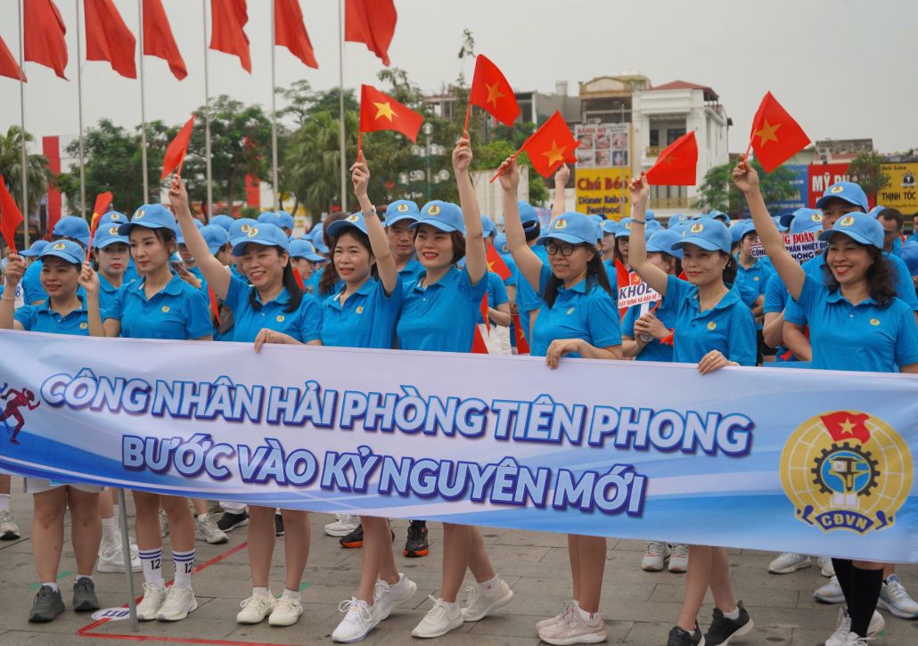Hai Phong workers participate in sports activities in response to Workers' Month 2025. Photo: Mai Dung