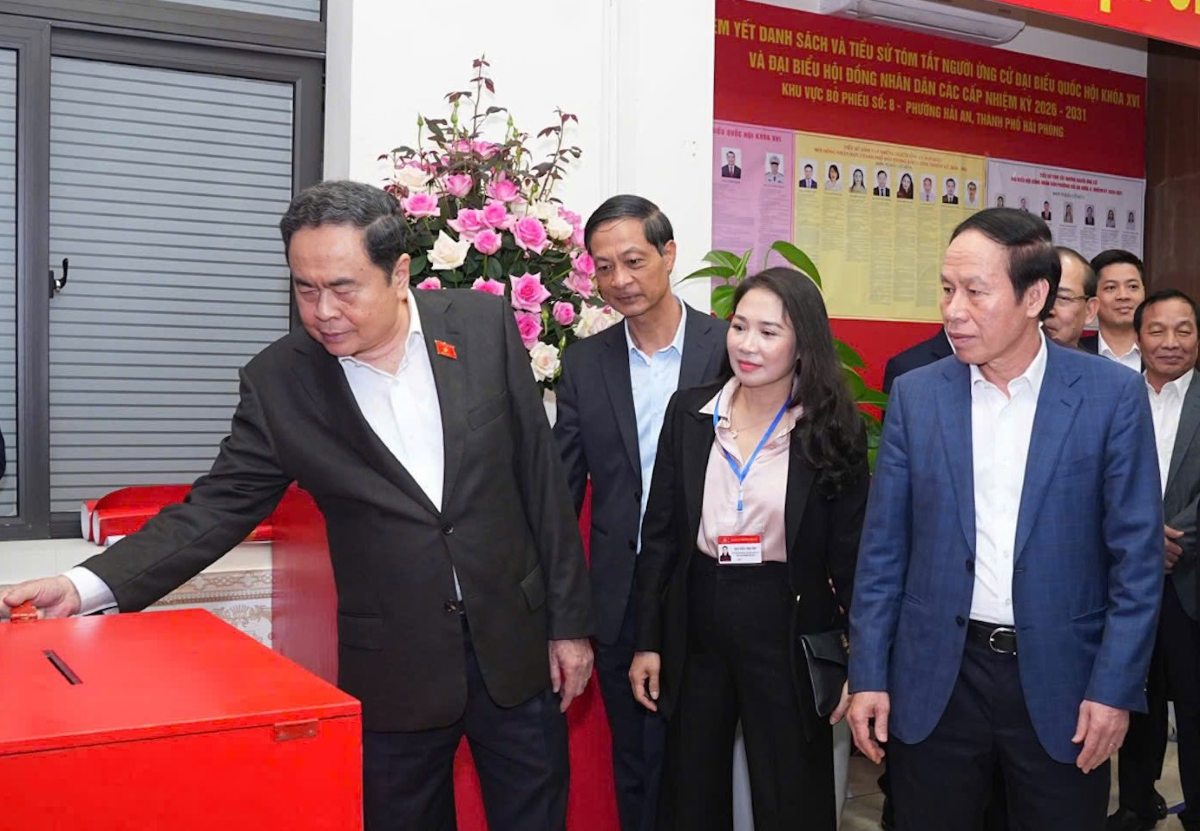National Assembly Chairman Tran Thanh Man inspects election preparation work in Hai An ward, Hai Phong. Photo: Hai Phong e-Portal