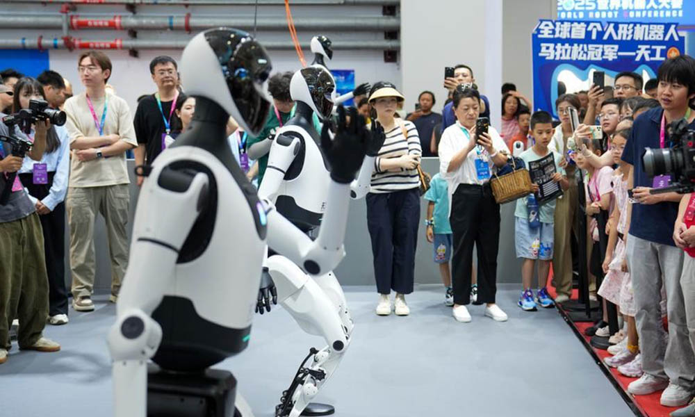 Human-shaped robot performing at the 2025 World Robot Conference in Beijing (China). Photo: Xinhua News Agency.