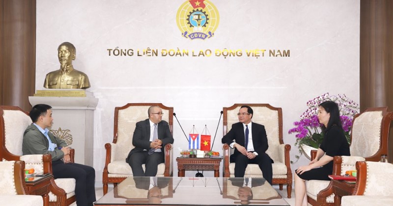 Chủ tịch Nguyễn Đình Khang tiếp nguyên Phó Đại sứ Cuba tại Việt Nam
