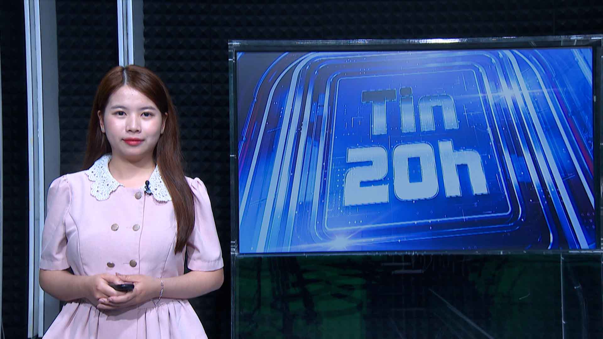 8 PM News: Queuing overnight to buy gold on God of Wealth Day