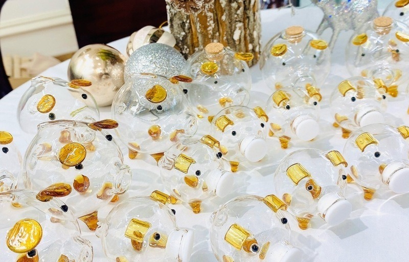 On God of Wealth Day, when many people lined up to buy gold for good luck, small families also had conflicts. Photo: Hoang Phuong