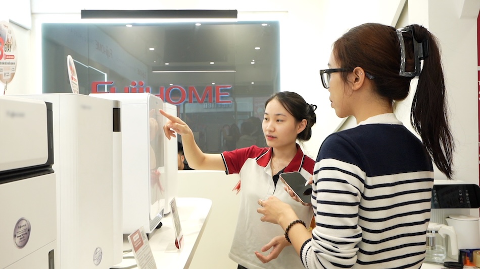 Prolonged humidity, dehumidifier market in Hanoi heats up