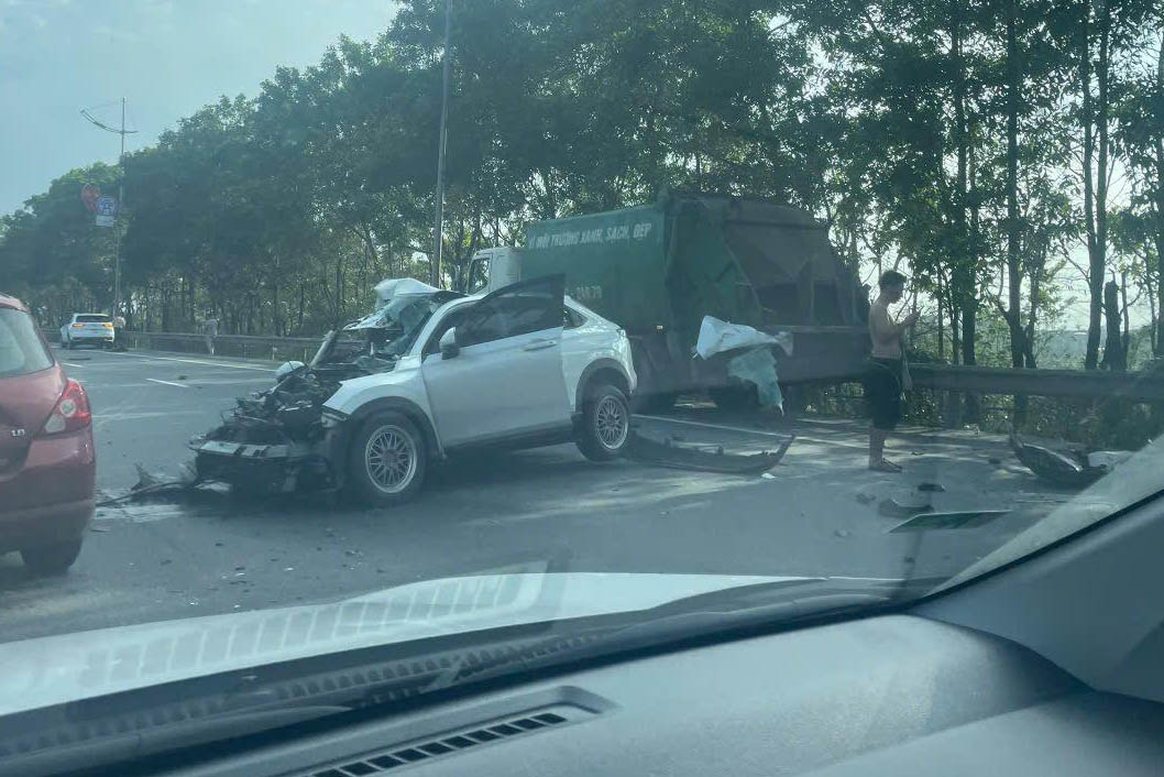 Scene of the accident on Vo Nguyen Giap street (Hanoi). Photo: Do Toan