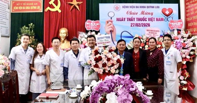 Công đoàn xã Quỳnh Văn tri ân y bác sĩ Bệnh viện Quỳnh Lưu