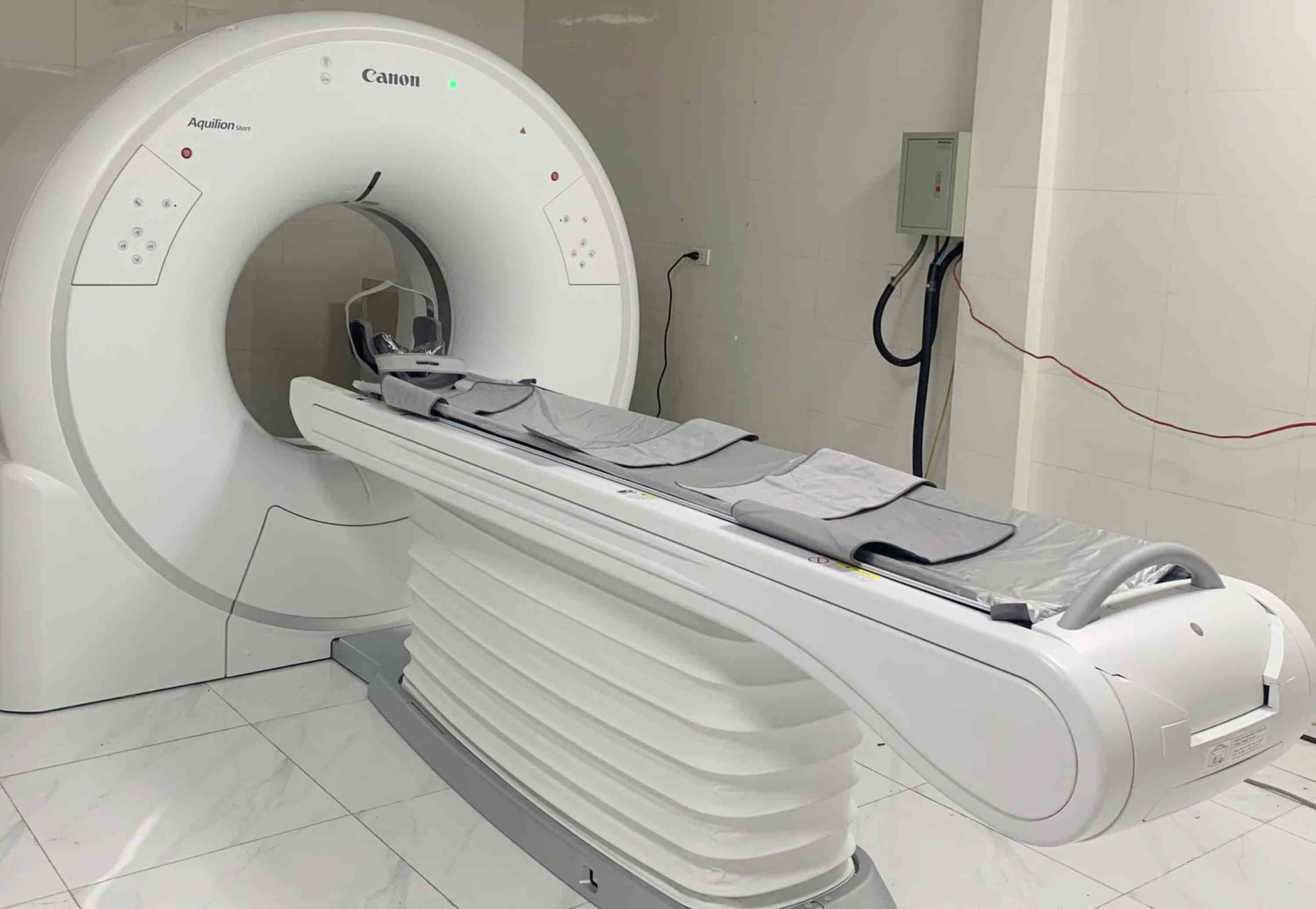 Trung tâm Y tế Đức Thọ tiếp tục đầu tư, mua sắm máy móc hiện đại nhằm phục vụ tốt cho công tác khám, chữa bệnh. Ảnh: Trần Tuấn