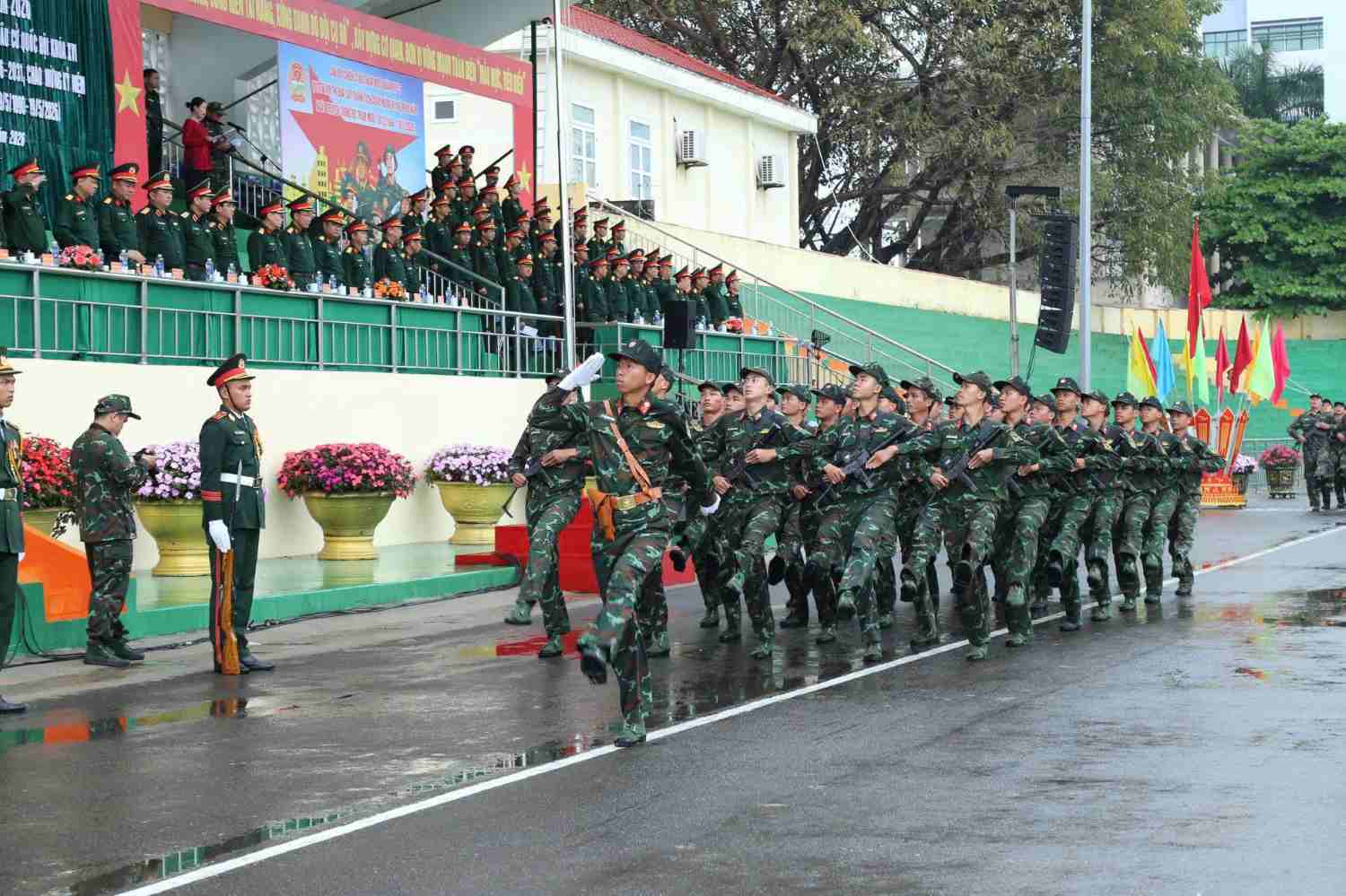 Hình ảnh buổi ra quân huấn luyện năm 2026 của Bộ Tham mưu Quân khu 5. Ảnh: Lê Tây