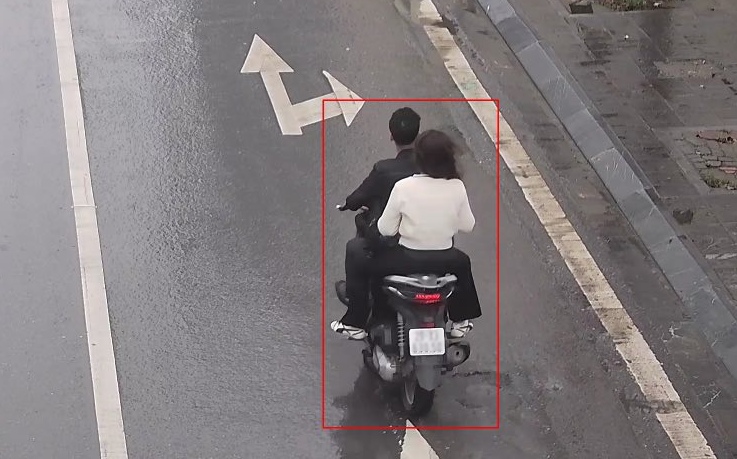 Motorcyclists without helmets are recorded by AI cameras to be fined remotely. Photo: Police provided