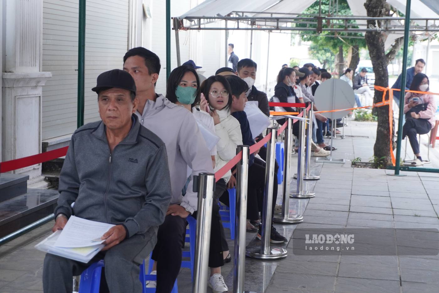 Priority order for buying social housing among target groups. Photo: Nhu Ha