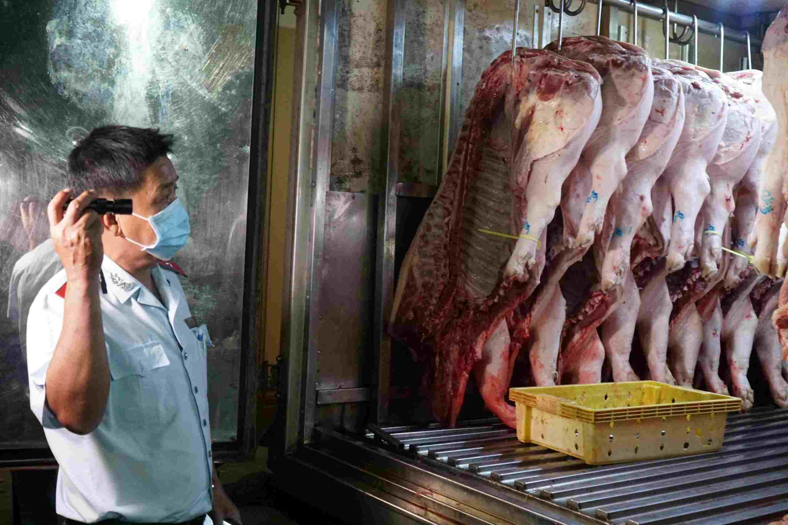 Food safety inspection in Ho Chi Minh City. Photo: Ngoc Le