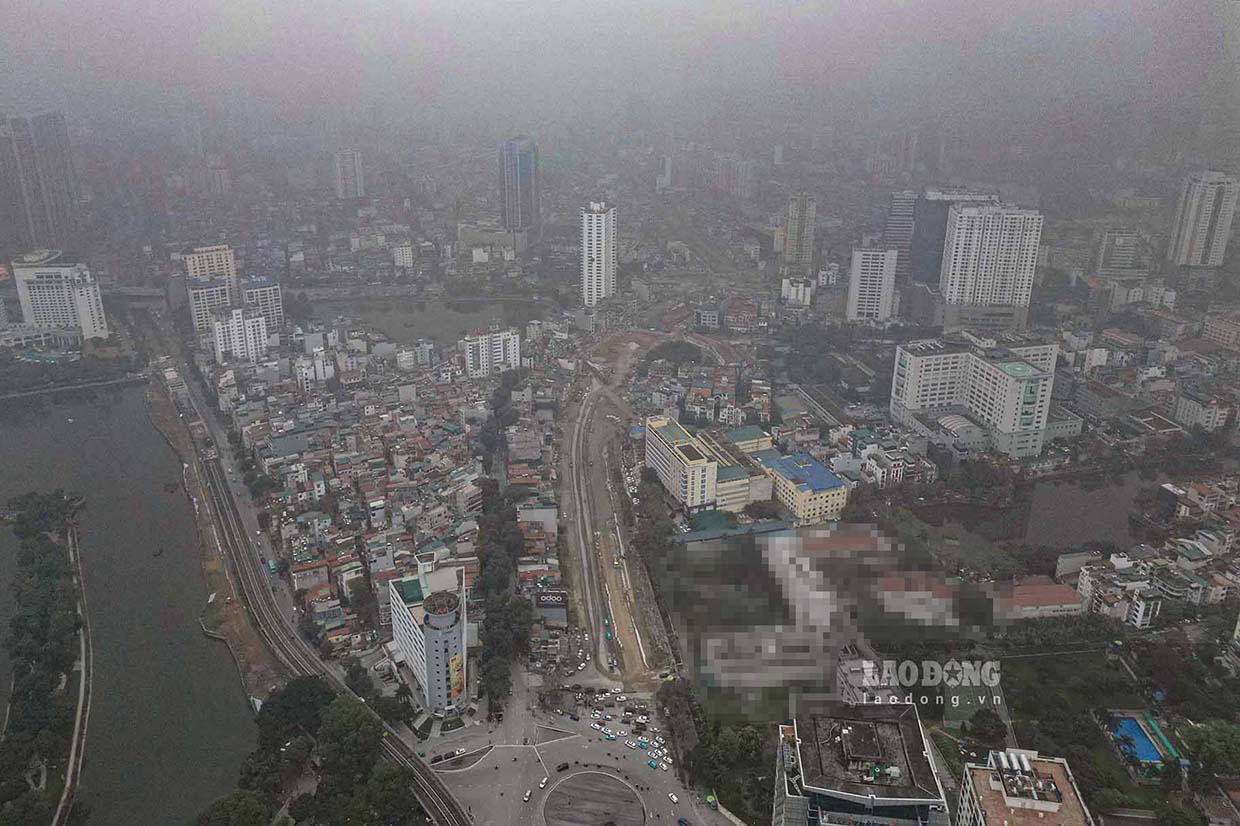 Dự án đầu tư xây dựng đường Vành đai 1 đoạn Hoàng Cầu - Voi Phục có điểm đầu giao với đường Cát Linh - La Thành - Yên Lãng tại Hoàng Cầu; điểm cuối tại nút giao thông Voi Phục.