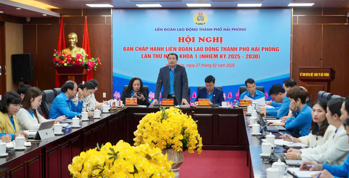 Ban Chấp hành LĐLĐ TP Hải Phòng họp Ban chấp hành lần thứ nhất. Ảnh: Mai Dung