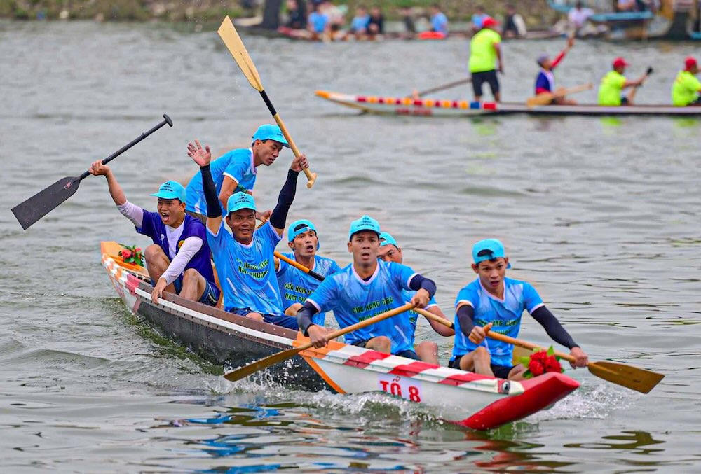 Lễ hội mang đến cho du khách một góc nhìn khác về Huế, không chỉ có di tích, cung đình, mà còn có nhịp sống bình dị và tình người mộc mạc.