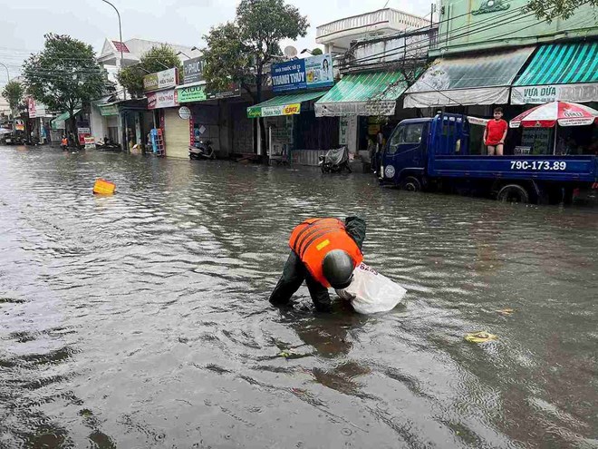 Meteorological agency warns of thunderstorms in many areas of Khanh Hoa. Photo: Cam Nghia