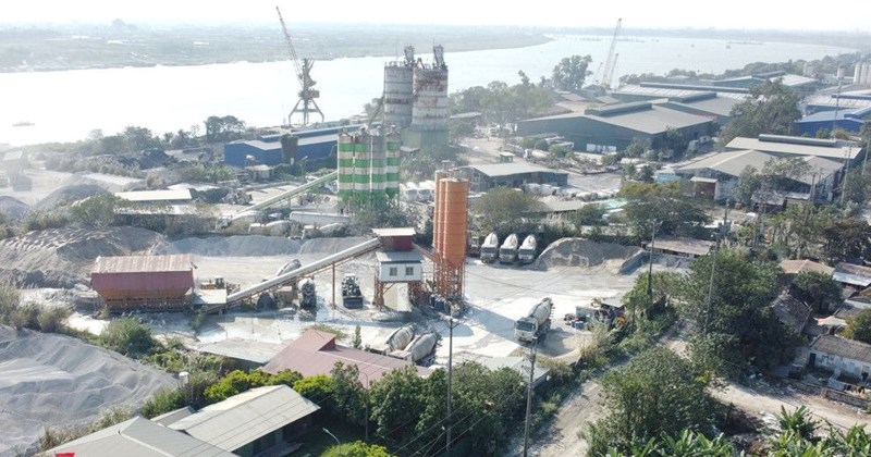 Cắt điện, nước hàng trăm kho xưởng, bến bãi trái phép ven sông Hồng