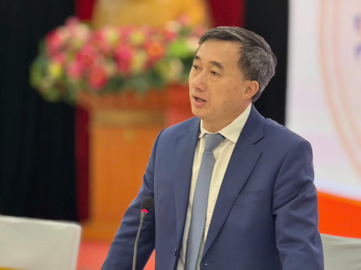 Mr. Tran Van Thuan - Deputy Minister of Health - shared about the proposal to completely ban the display of tobacco. Photo: Le Hao