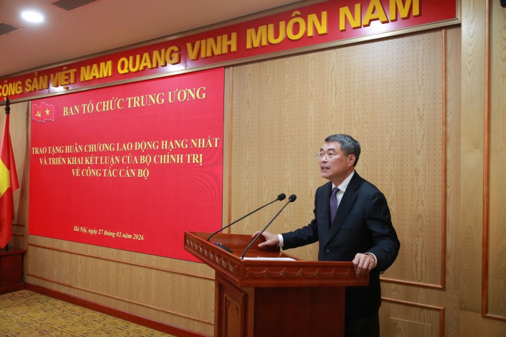 Ủy viên Bộ Chính trị, Bí thư Trung ương Đảng, Trưởng Ban Tổ chức Trung ương Lê Minh Hưng phát biểu tại Hội nghị. Ảnh: Hiền Hòa