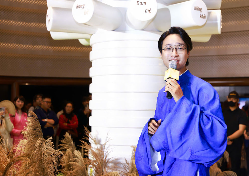 Quán quân Vietnam Idol Hà An Huy tại sự kiện ra mắt bộ phim “Huyền tình Dạ Trạch“. Ảnh: Đoàn phim cung cấp.