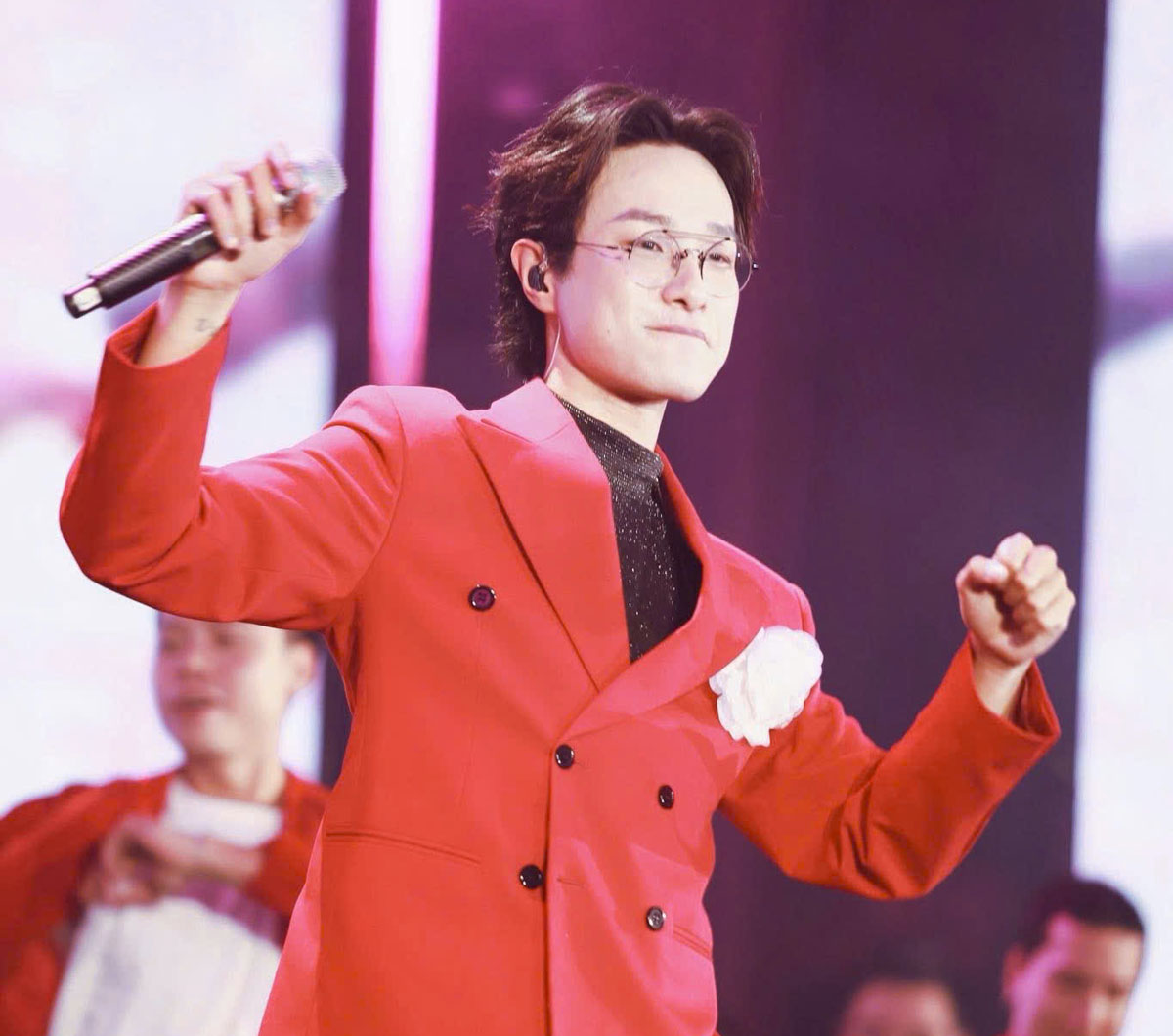 Quán quân Vietnam Idol 2023 hô quyết tâm sẽ là một “ngựa chiến” trong năm Bính Ngọ 2026. Ảnh: NVCC