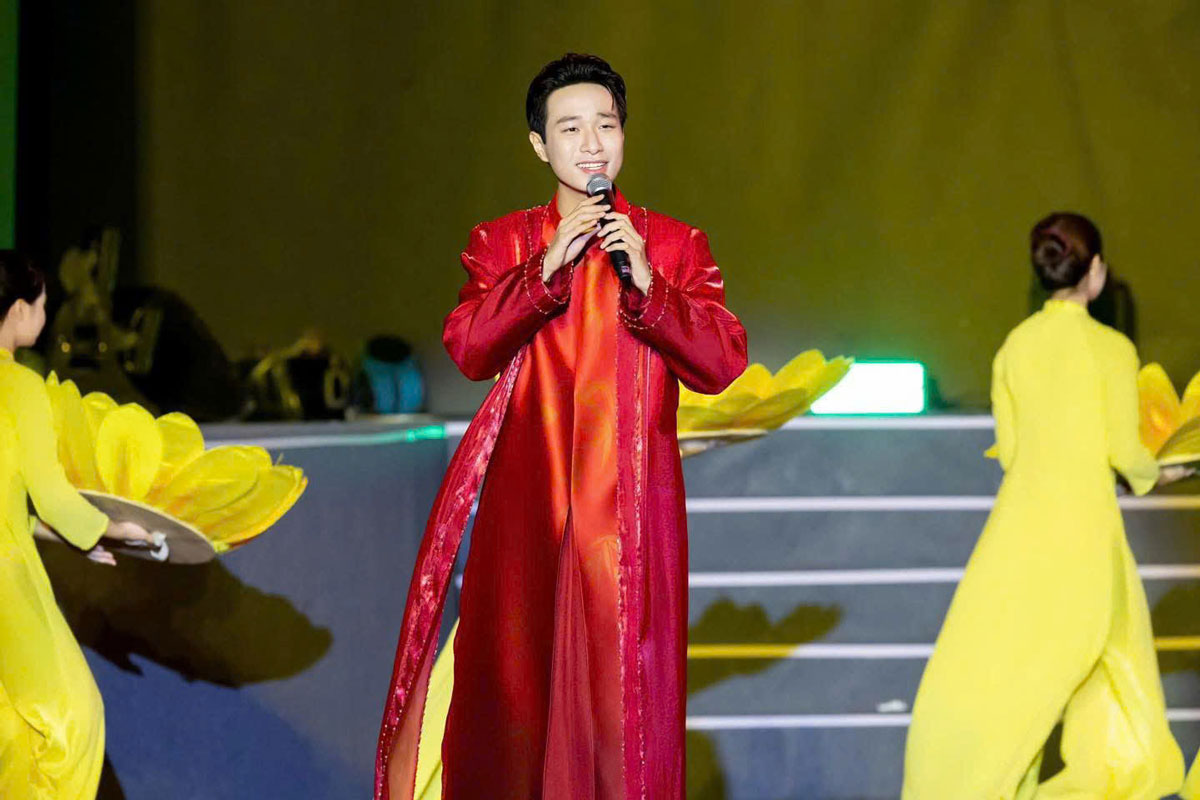 Giọng ca sở trường những bản ballad và đặc biệt yêu thích nhạc Jazz cũng đồng thời là người luôn kết nối với các giá trị truyền thống. Ảnh: NVCC 