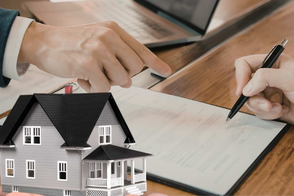 Freelance workers use form 05 to declare income when buying social housing. Photo: Nhu Ha