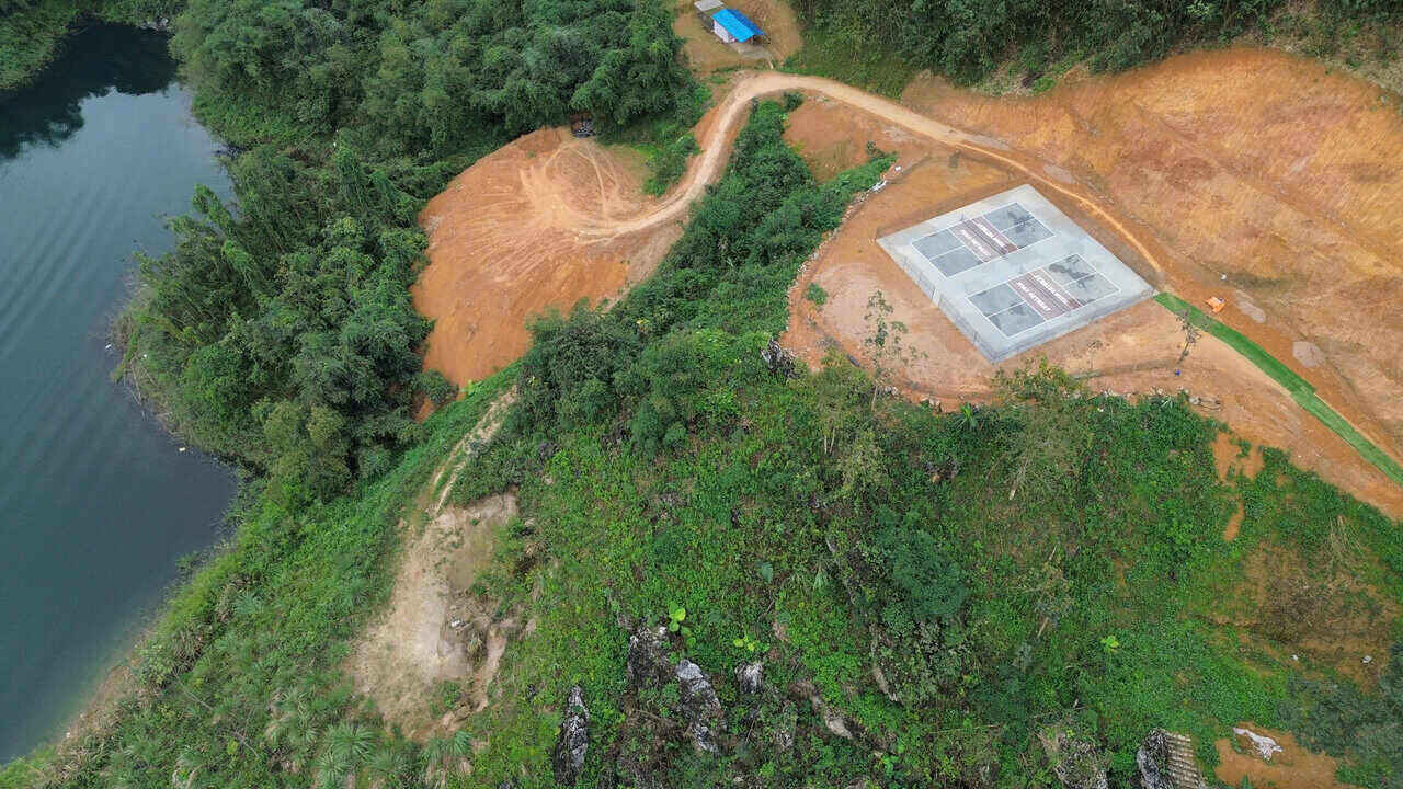 Sân chơi thể thao xây trên đất rừng của ông Lưu Anh Tú. Ảnh: Anh Hà