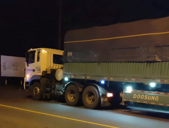 Xe đầu kéo va chạm xe máy trên Quốc lộ 20, 1 người tử vong