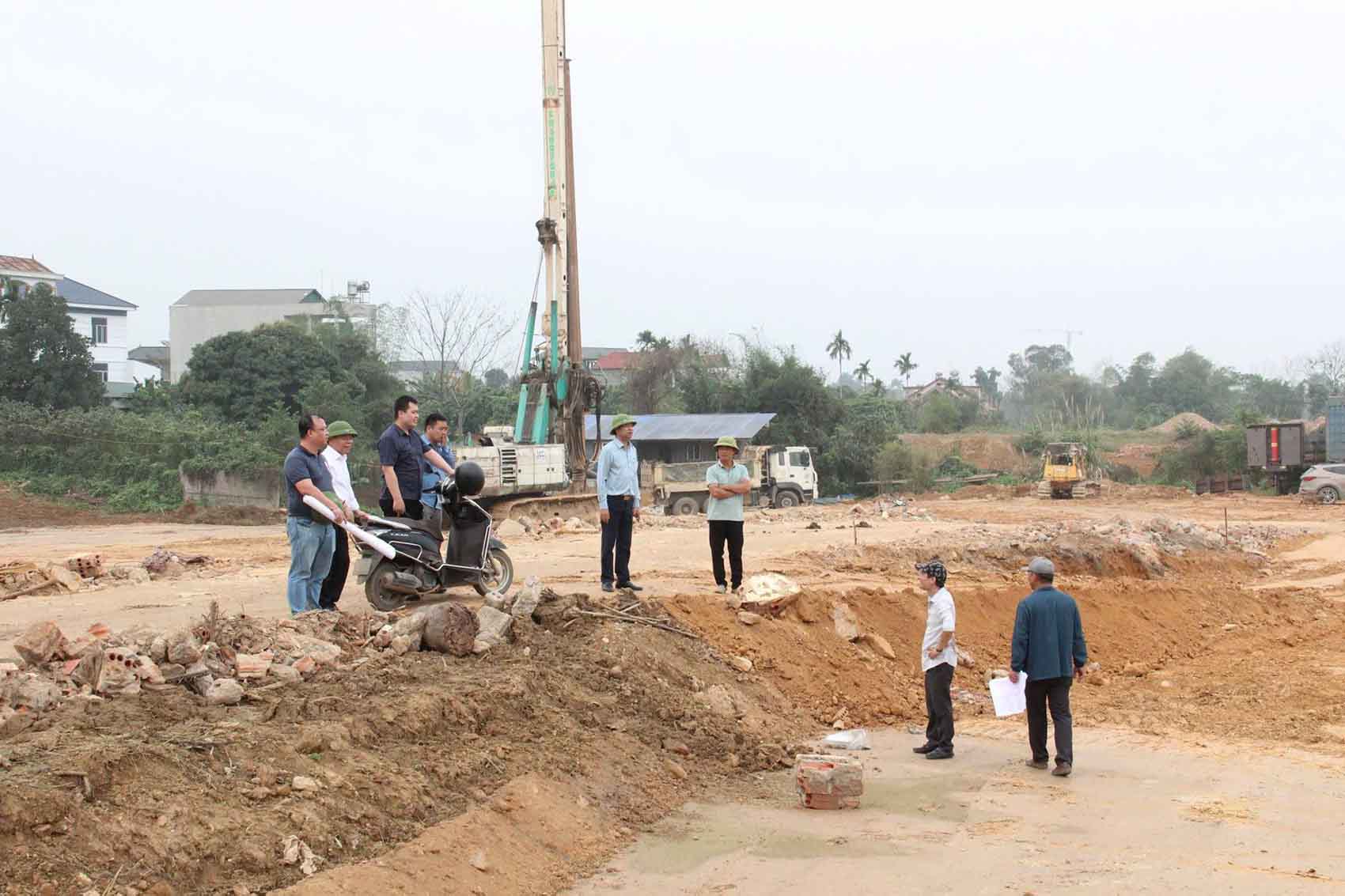 Hoa Lac Commune People's Committee (Hanoi) handed over 93% of the clean site to the investor to implement the Thang Long Avenue Expressway Project. Photo: Hoa Lac Commune Cultural Center